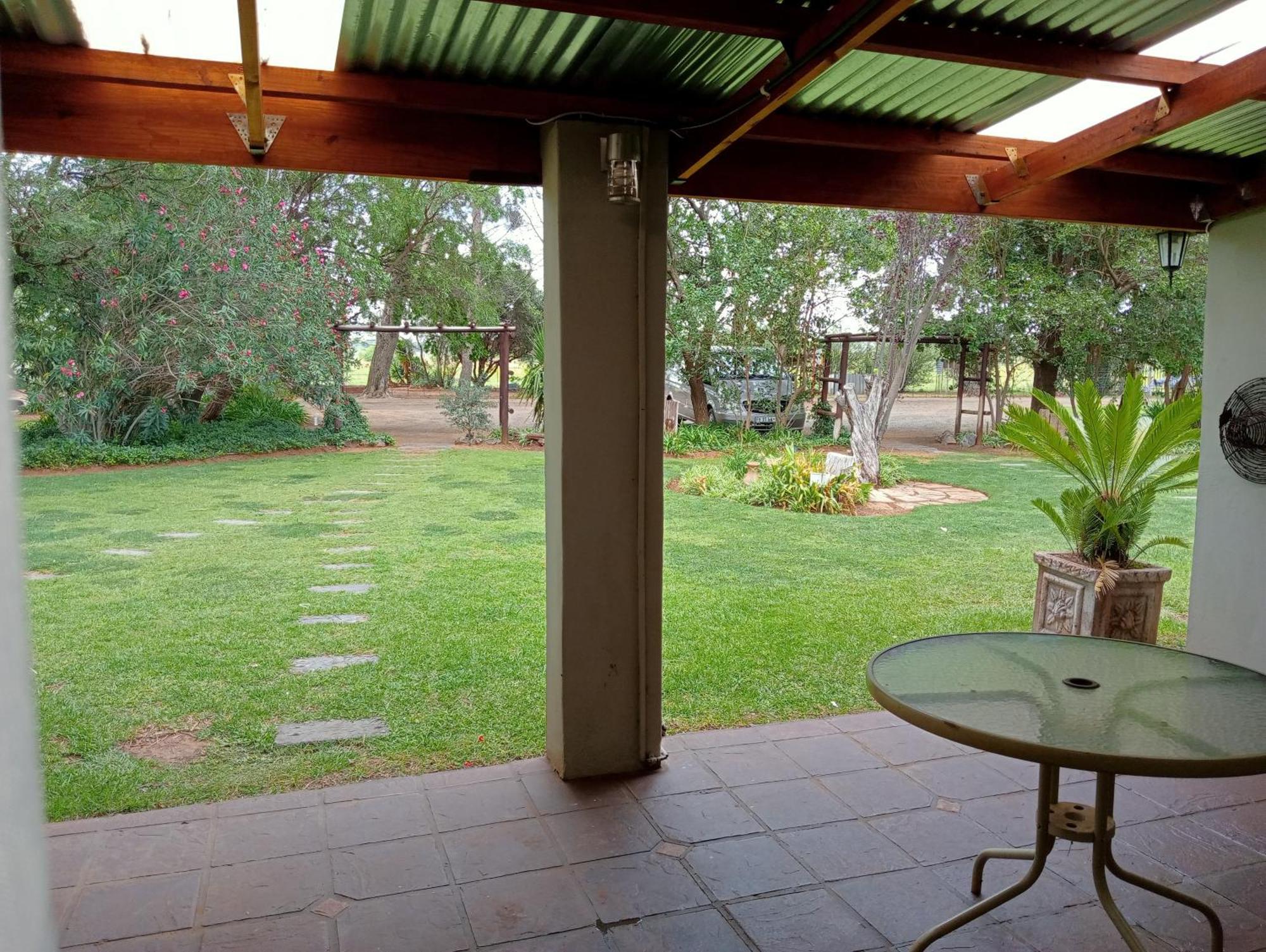A Cherry Lane Self Catering And B&B Блумфонтейн Экстерьер фото