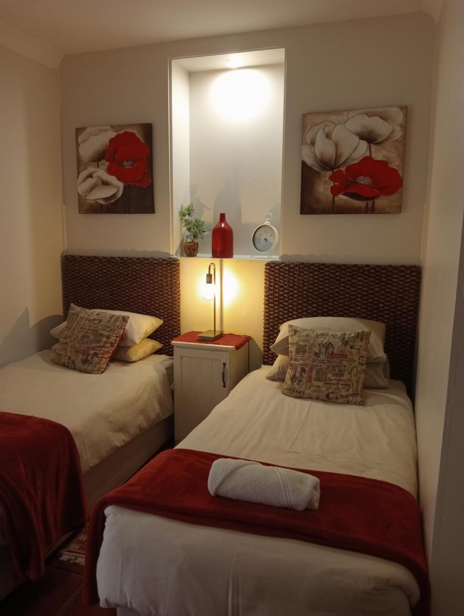 A Cherry Lane Self Catering And B&B Блумфонтейн Экстерьер фото